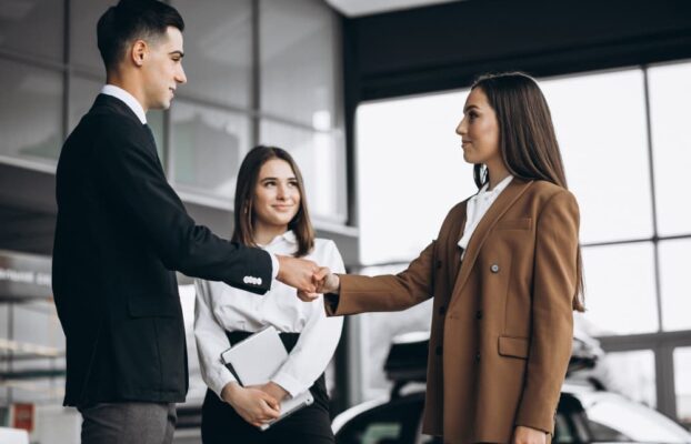 Cómo transferir la propiedad de tu negocio en Estados Unidos