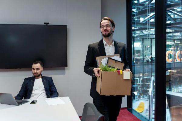 ¿LLC disuelta por el estado? Guía paso a paso para reinstaurar tu empresa (y su protección)