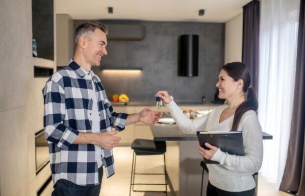 LLC Holding para Airbnb: La estructura inteligente para proteger tu portafolio en 2026